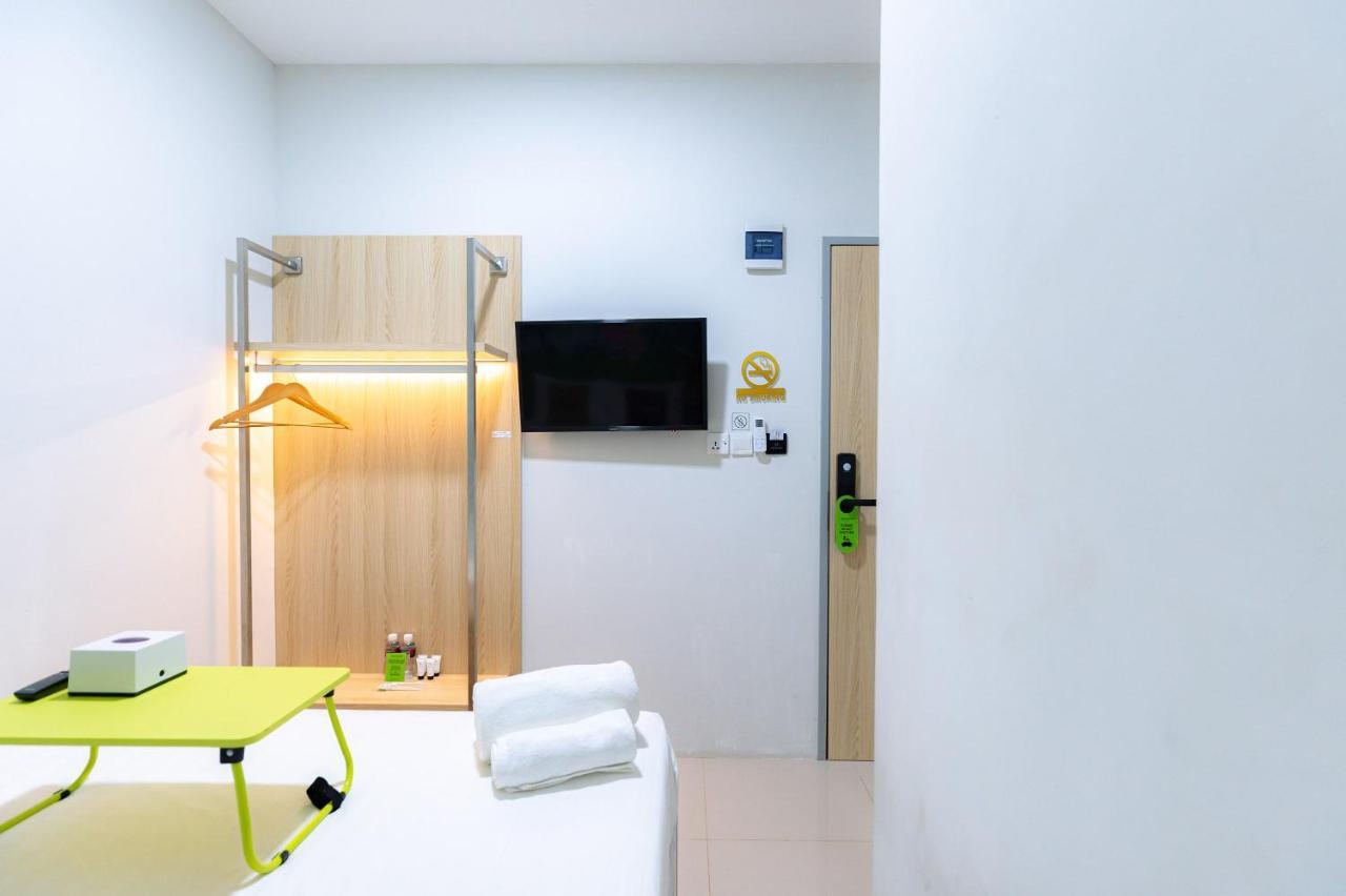 Urbanview Hotel R House Batam By Reddoorz Bagian luar foto