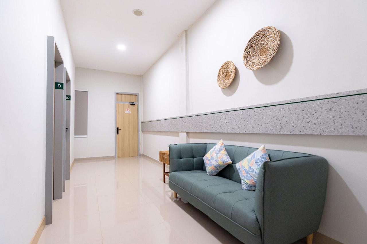 Urbanview Hotel R House Batam By Reddoorz Bagian luar foto
