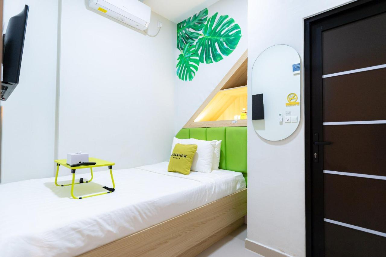 Urbanview Hotel R House Batam By Reddoorz Bagian luar foto